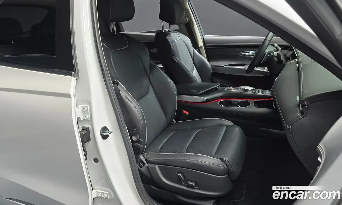 Genesis GV70 2023 2.5 автомат (гидро), фото 16 Genesis GV70 2023 2.5 автомат (гидро), фото 16