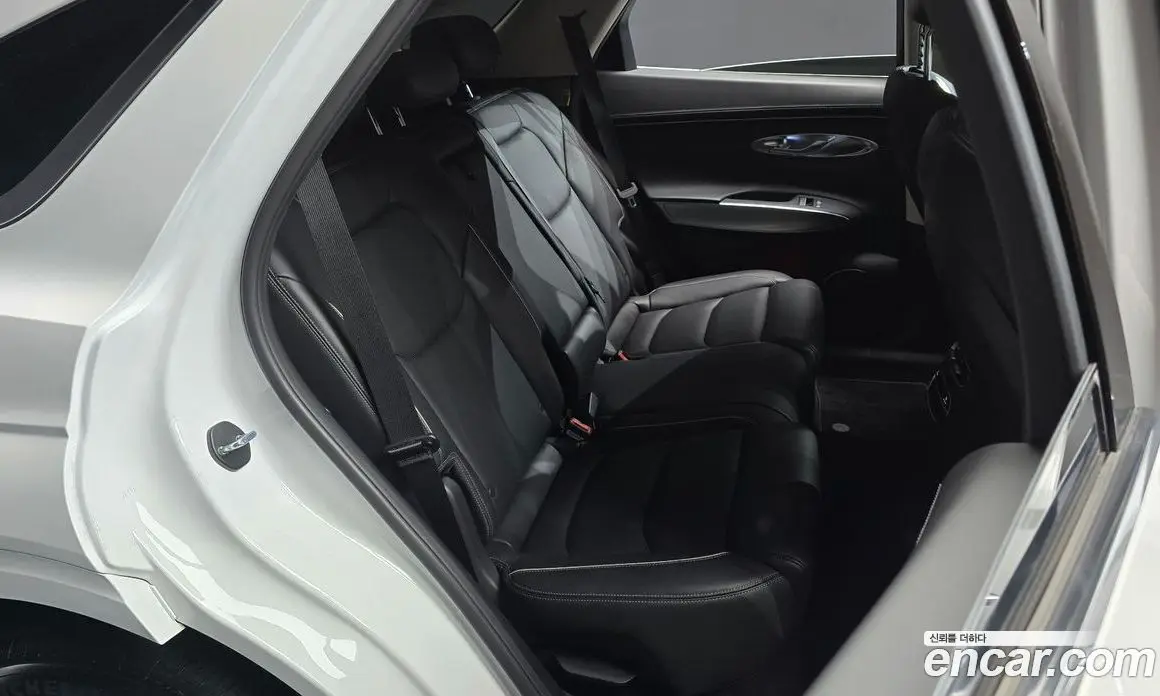 Genesis GV70 2023 2.5 автомат (гидро), фото 17 Genesis GV70 2023 2.5 автомат (гидро), фото 17