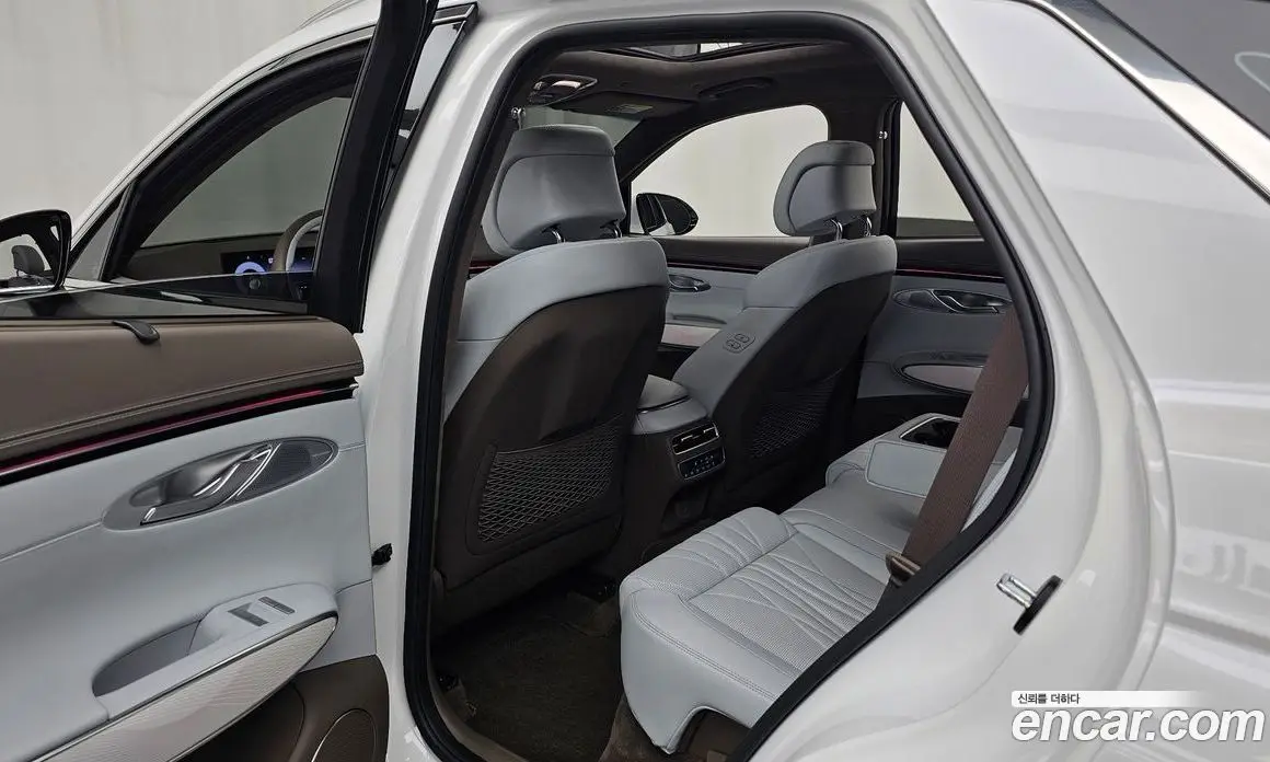 Genesis GV70 2025 2.5 автомат (гидро), фото 16