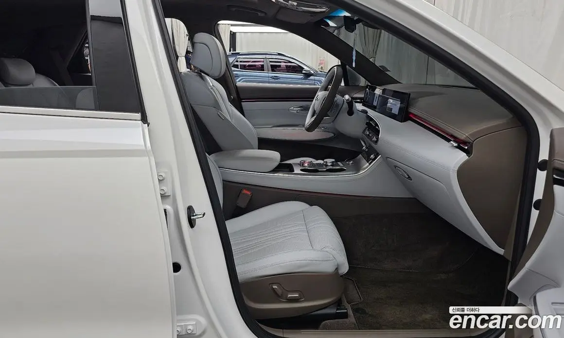 Genesis GV70 2025 2.5 автомат (гидро), фото 17