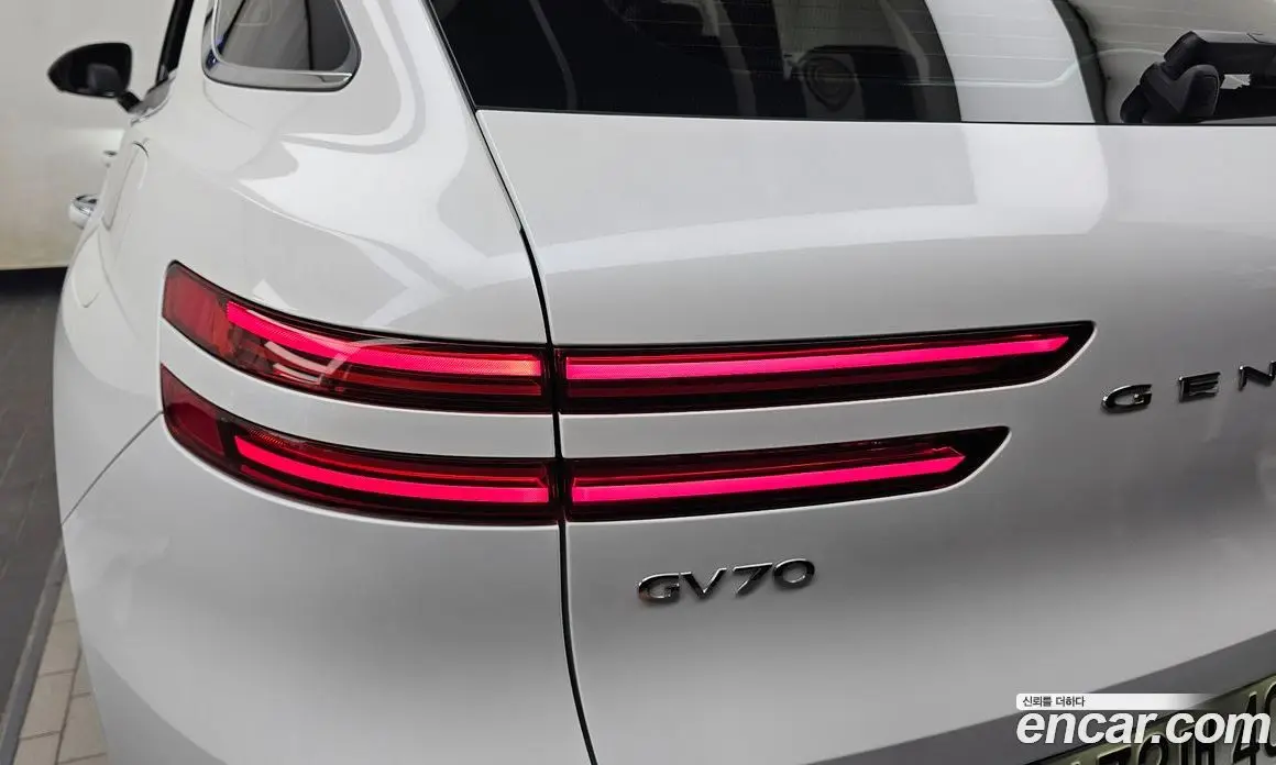 Genesis GV70 2025 2.5 автомат (гидро), фото 9