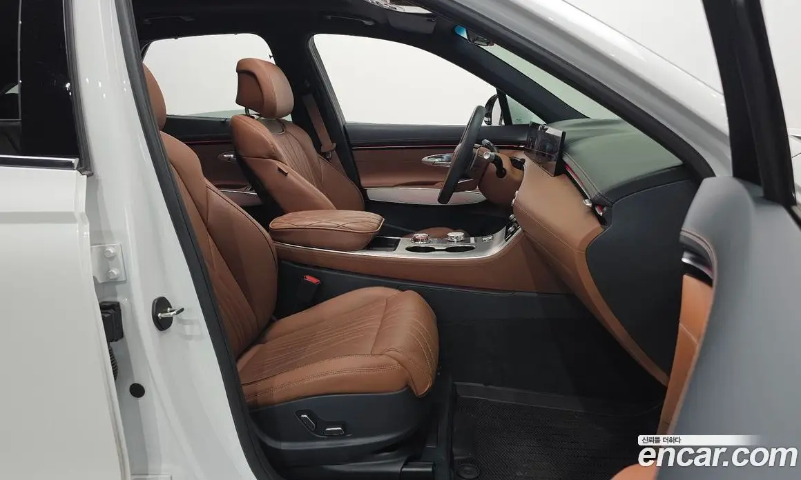Genesis GV70 2025 2.5 автомат (гидро), фото 13