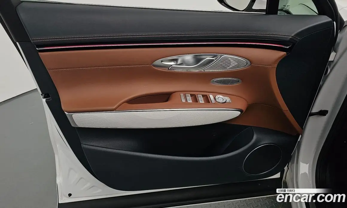 Genesis GV70 2025 2.5 автомат (гидро), фото 14