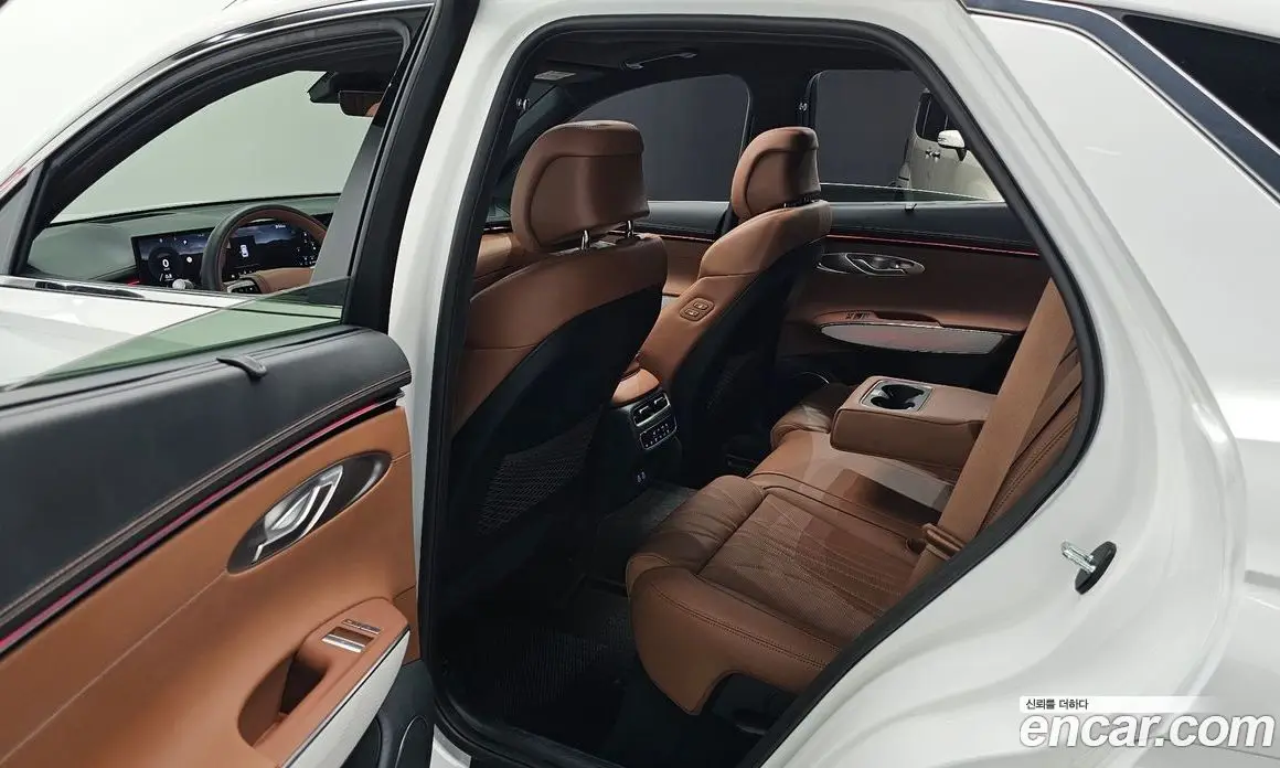 Genesis GV70 2025 2.5 автомат (гидро), фото 18