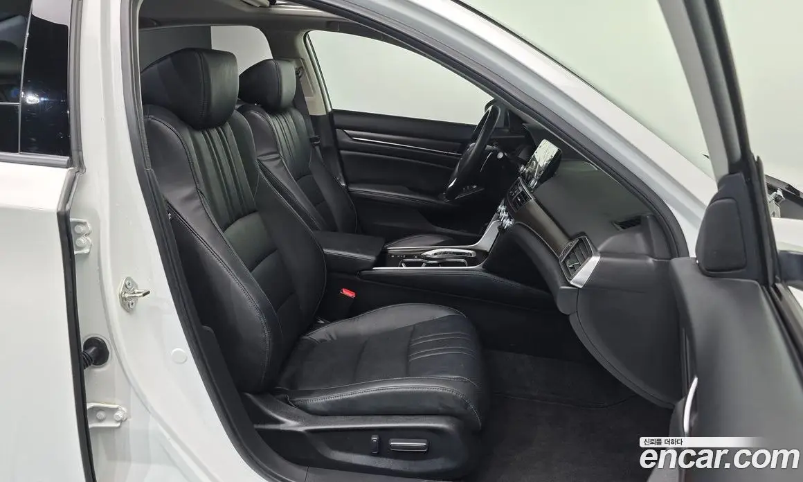 Honda Accord 2018 2.0 автомат (гидро), фото 16 Honda Accord 2018 2.0 автомат (гидро), фото 16