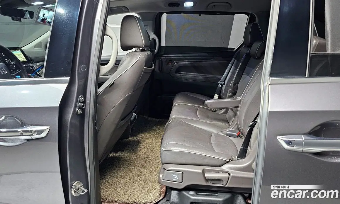 Honda Odyssey 2021 3.5 автомат (гидро), фото 16 Honda Odyssey 2021 3.5 автомат (гидро), фото 16