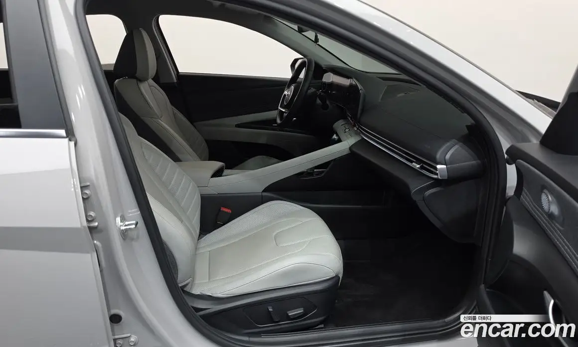 Hyundai Avante 2022 1.6 автомат (гидро), фото 16