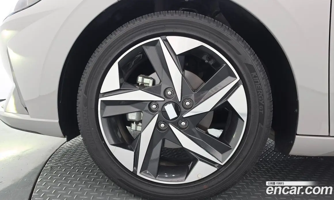 Hyundai Avante 2022 1.6 автомат (гидро), фото 5