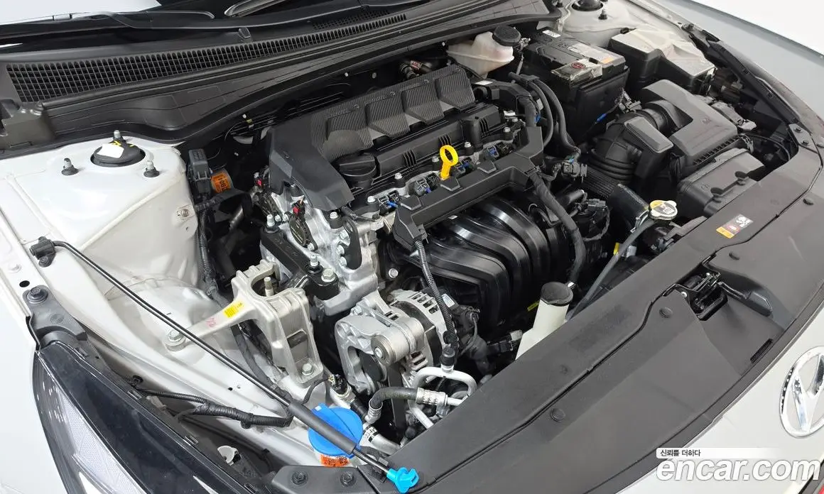Hyundai Avante 2022 1.6 автомат (гидро), фото 6