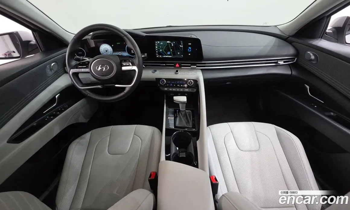 Hyundai Avante 2022 1.6 автомат (гидро), фото 10