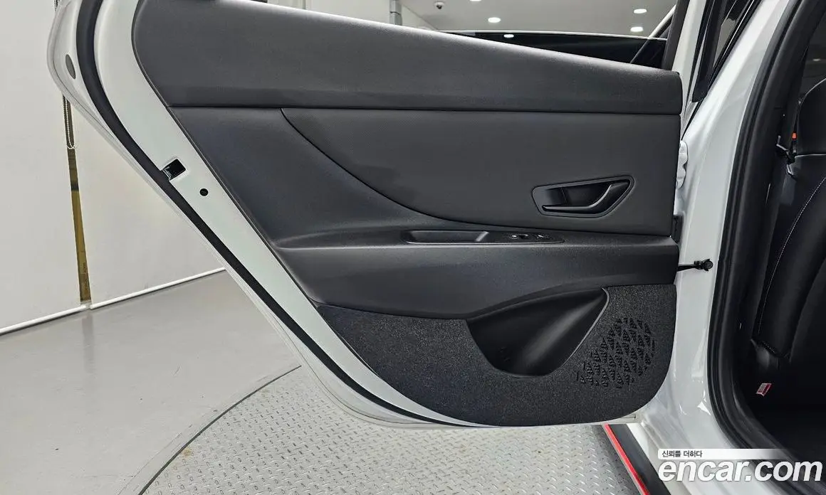 Hyundai Avante 2024 2.0 автомат (гидро), фото 15