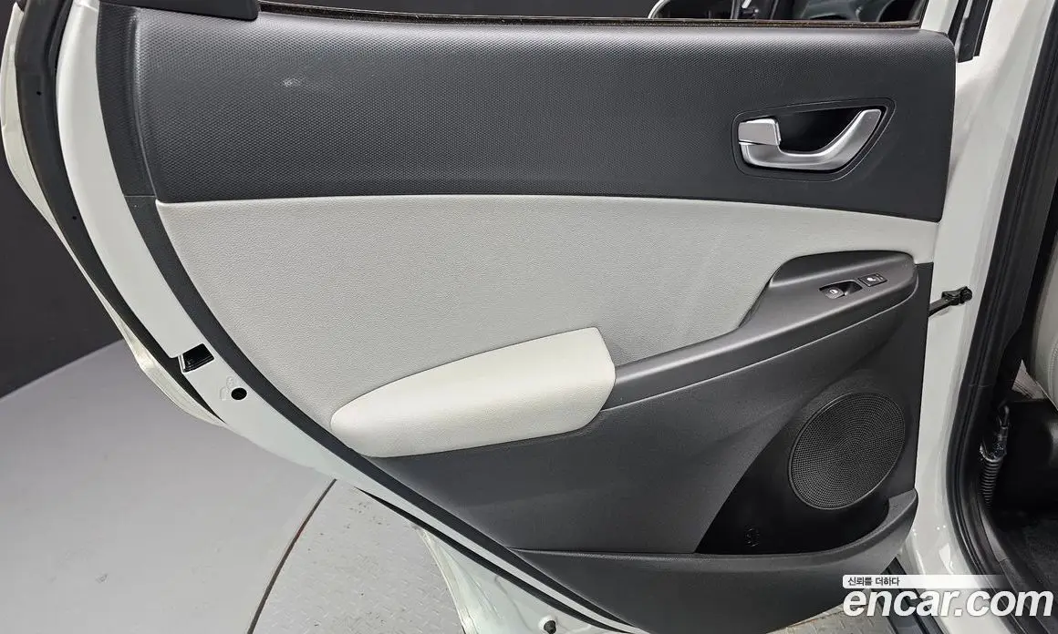 Hyundai Kona 2022 1.6 автомат (гидро), фото 14