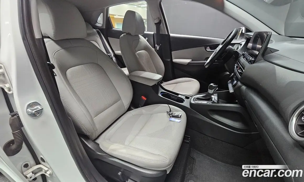 Hyundai Kona 2022 1.6 автомат (гидро), фото 15
