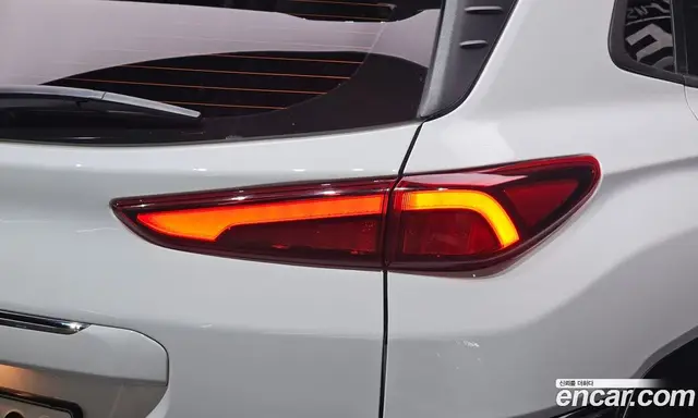 Hyundai Kona 2022 1.6 автомат (гидро), миниатюра 8