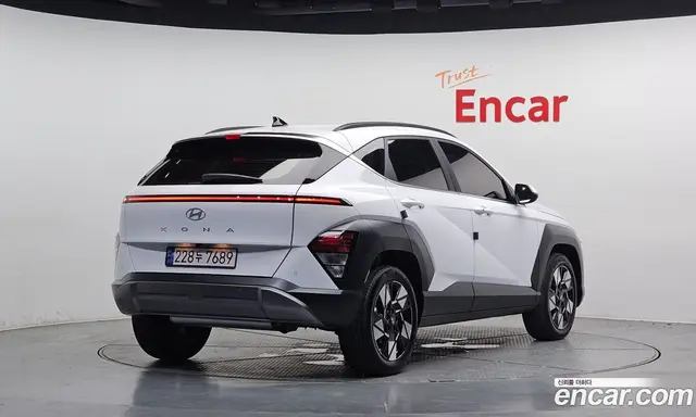 Hyundai Kona 2025 1.6 автомат (гидро), миниатюра 2