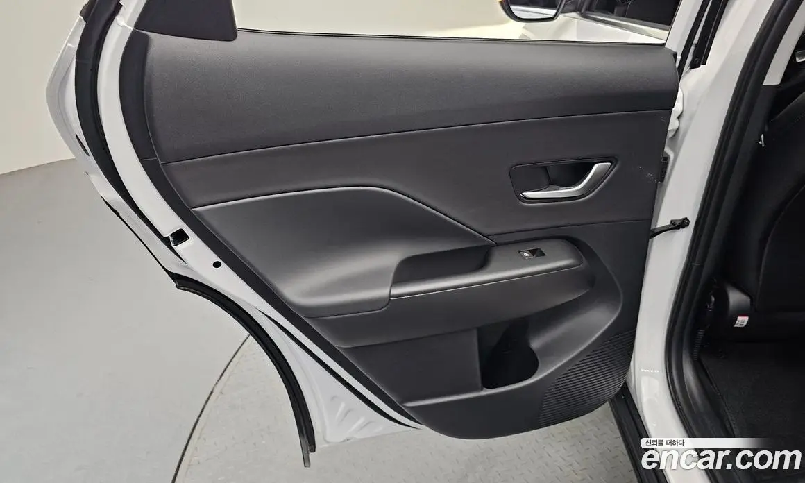 Hyundai Kona 2025 1.6 автомат (гидро), фото 15