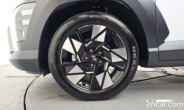 Hyundai Kona 2025 1.6 автомат (гидро), миниатюра 5