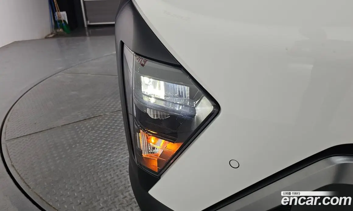 Hyundai Kona 2025 1.6 автомат (гидро), фото 8