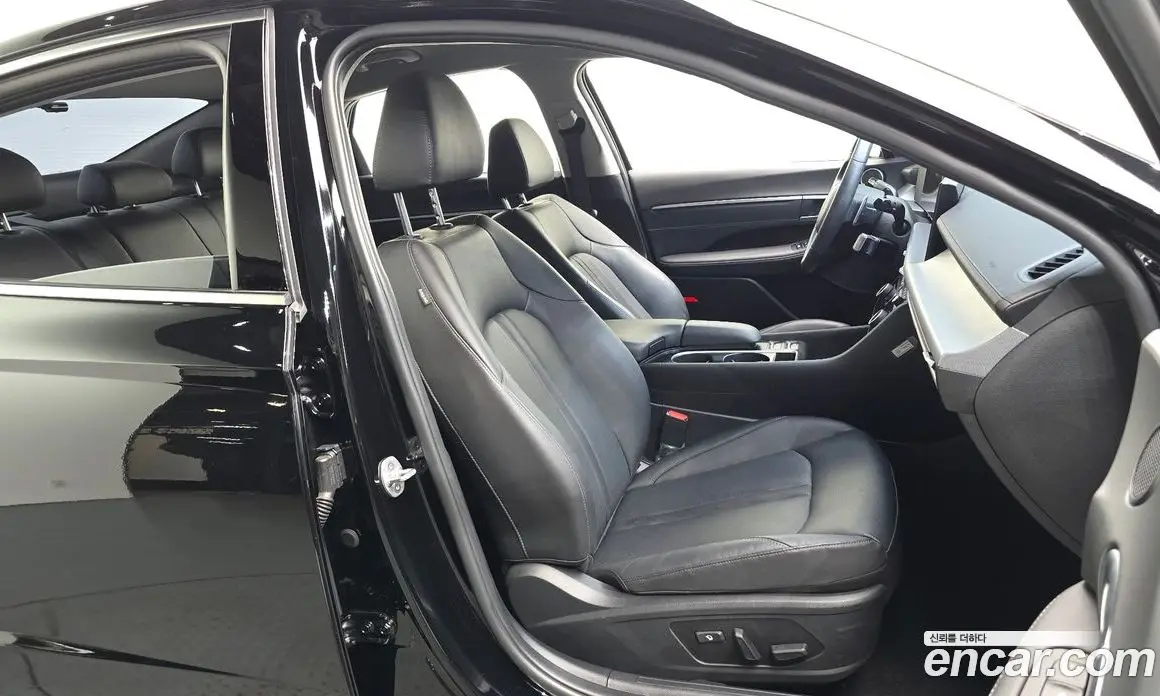 Hyundai Sonata 2023 1.6 автомат (гидро), фото 16