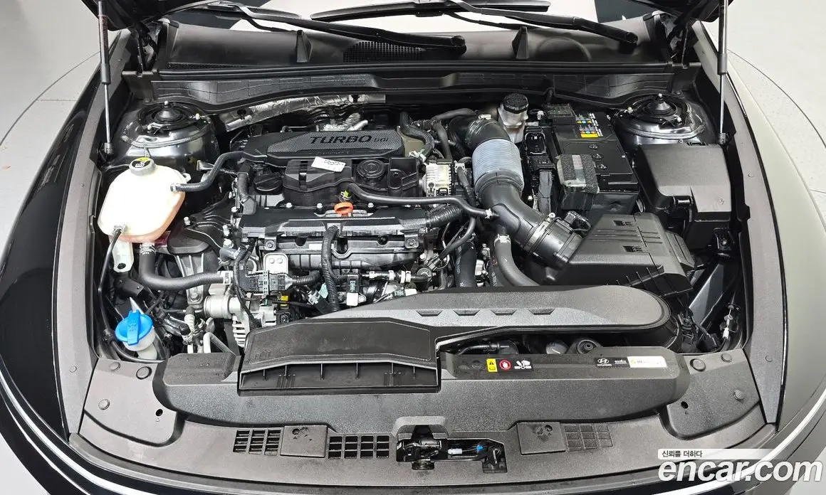 Hyundai Sonata 2023 1.6 автомат (гидро), фото 6