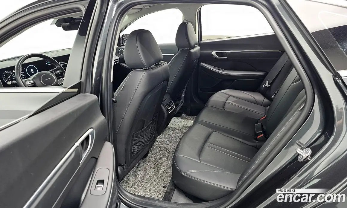 Hyundai Sonata 2024 2.0 автомат (гидро), фото 11