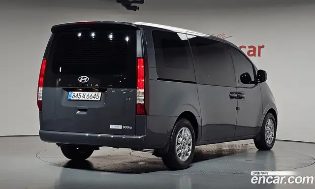 Hyundai Staria, 2025, 15 886 км