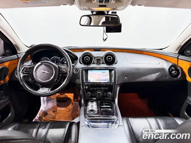 Jaguar XJ 2013 2.0 автомат (гидро), миниатюра 4