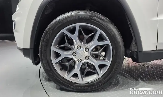 Jeep Cherokee 2019 3.6 автомат (гидро), миниатюра 4 Jeep Cherokee 2019 3.6 автомат (гидро), миниатюра 4