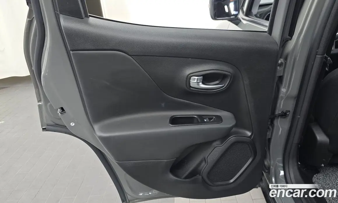 Jeep Renegade 2022 1.3 автомат (гидро), фото 15 Jeep Renegade 2022 1.3 автомат (гидро), фото 15