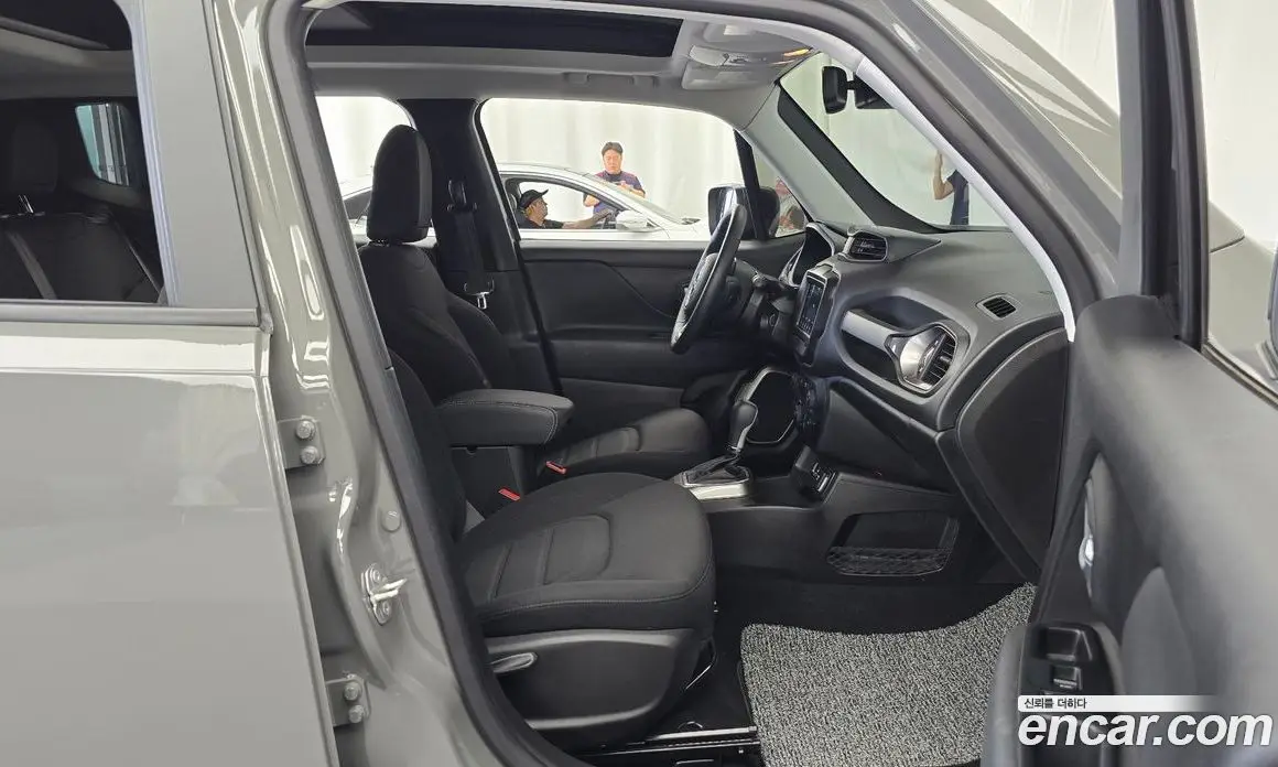 Jeep Renegade 2022 1.3 автомат (гидро), фото 16 Jeep Renegade 2022 1.3 автомат (гидро), фото 16