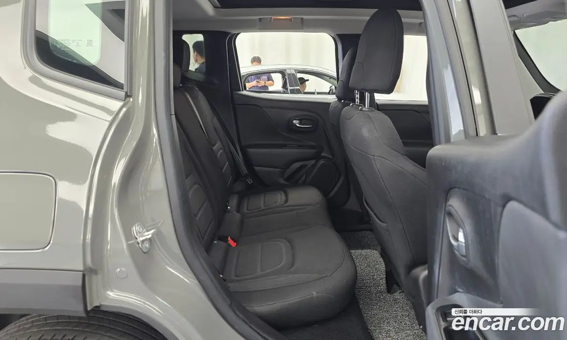 Jeep Renegade 2022 1.3 автомат (гидро), фото 17 Jeep Renegade 2022 1.3 автомат (гидро), фото 17