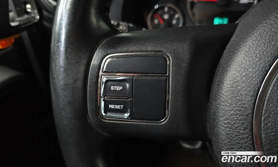 Jeep Wrangler 2011 2.8 автомат (гидро), фото 20 Jeep Wrangler 2011 2.8 автомат (гидро), фото 20