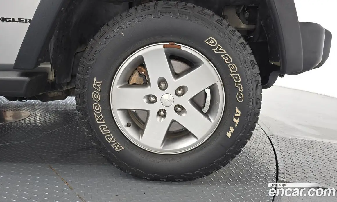 Jeep Wrangler 2011 2.8 автомат (гидро), фото 6 Jeep Wrangler 2011 2.8 автомат (гидро), фото 6