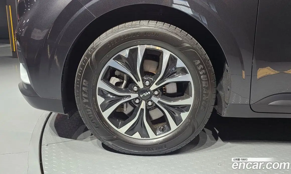 Kia Carnival 2023 2.2 автомат (гидро), фото 5 Kia Carnival 2023 2.2 автомат (гидро), фото 5