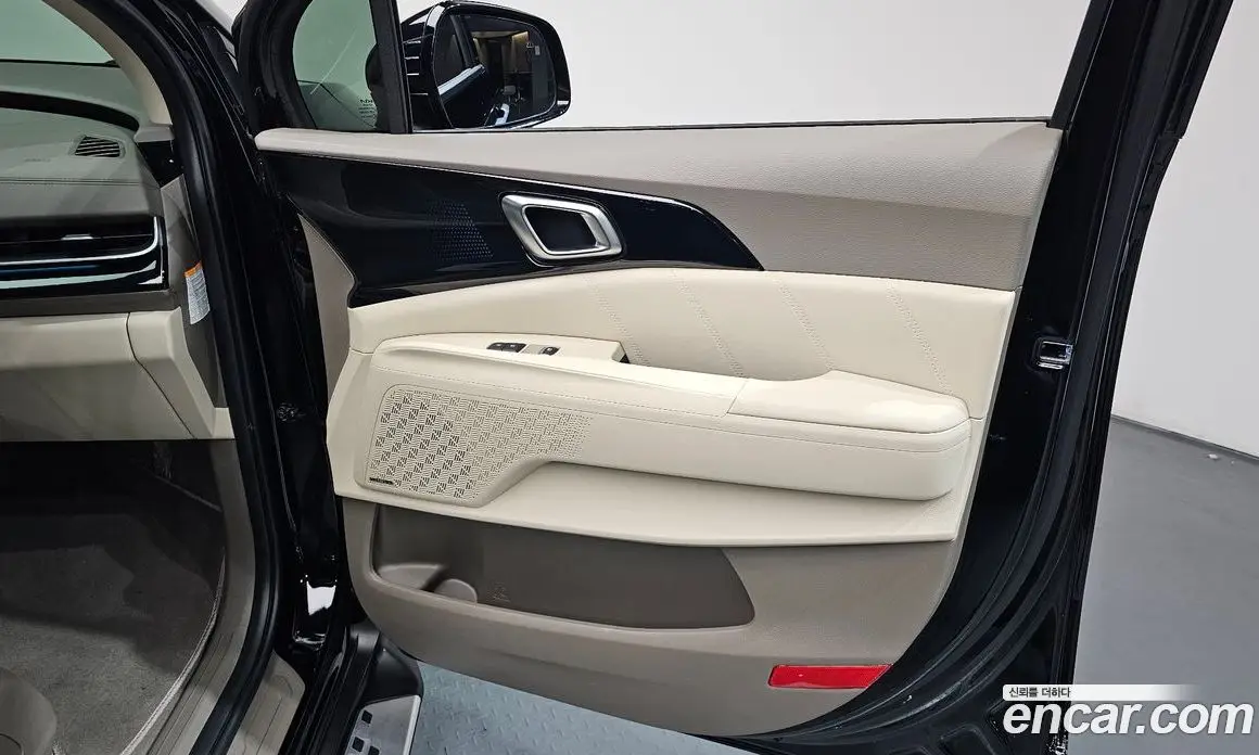 Kia Carnival 2024 1.6 автомат (гидро), фото 14