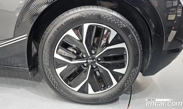 Kia EV6 2023 0.1 автомат (гидро), миниатюра 7 Kia EV6 2023 0.1 автомат (гидро), миниатюра 7