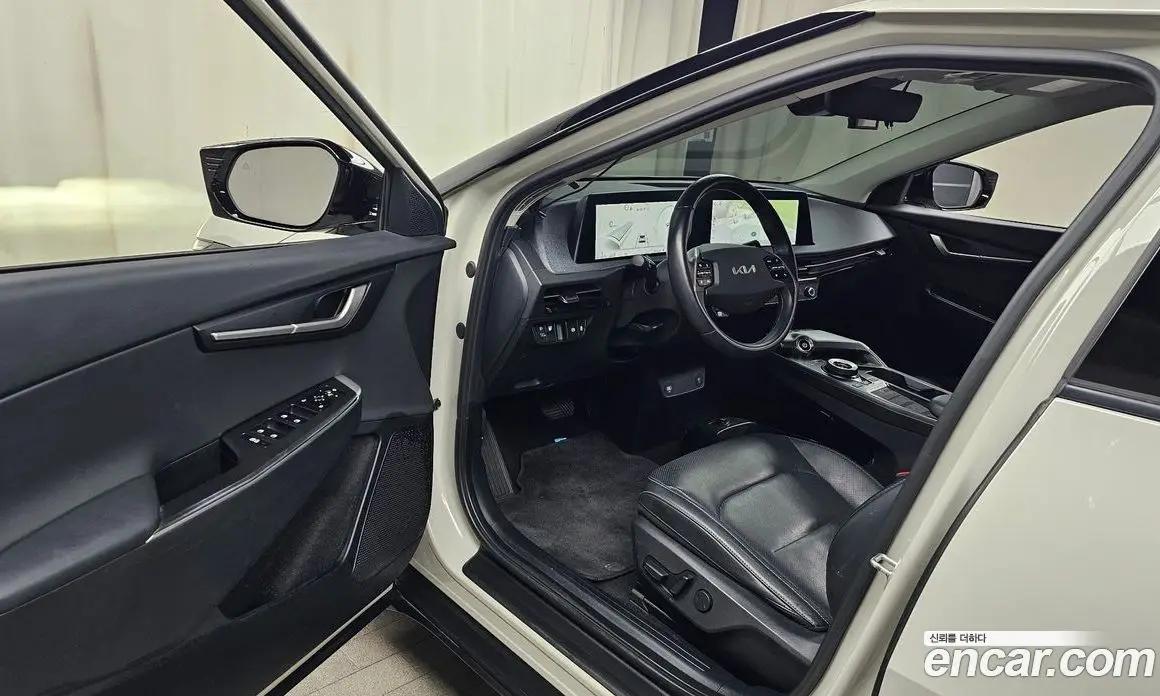 Kia EV6 2023 0.1 автомат (гидро), фото 13 Kia EV6 2023 0.1 автомат (гидро), фото 13