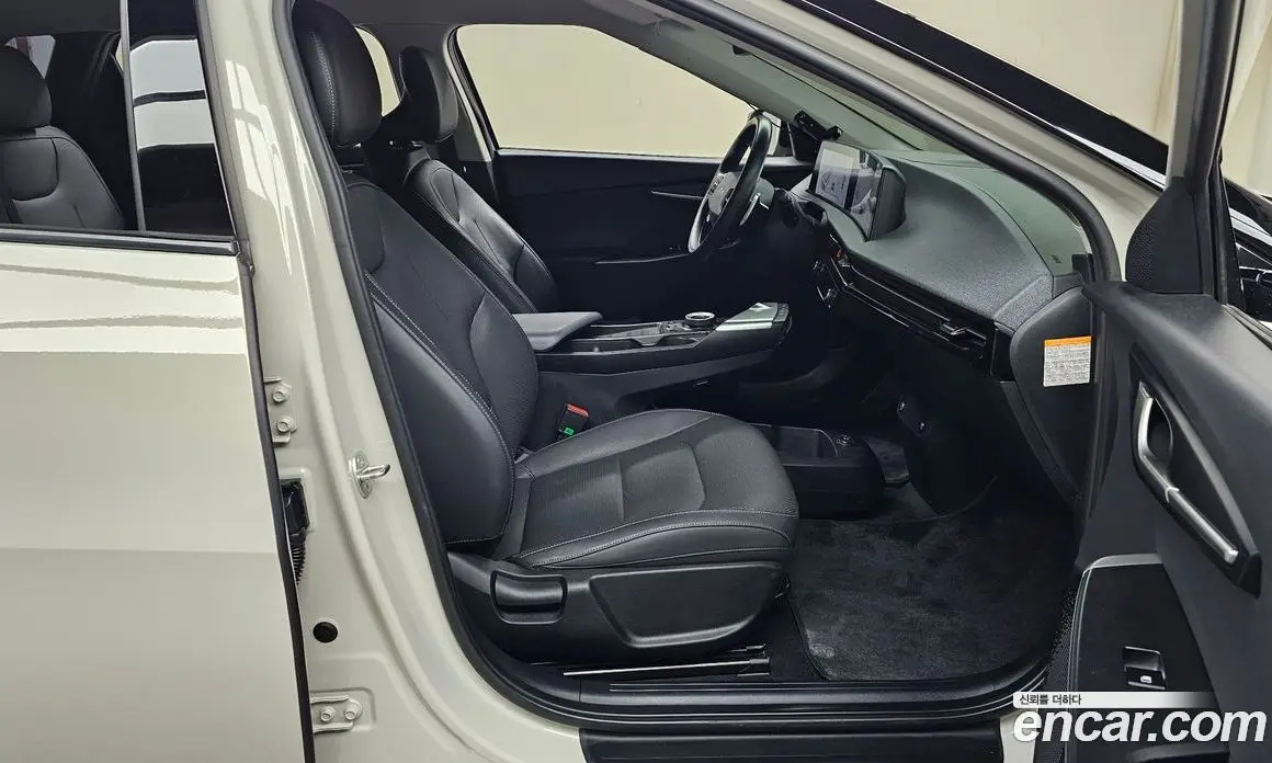 Kia EV6 2023 0.1 автомат (гидро), фото 16 Kia EV6 2023 0.1 автомат (гидро), фото 16