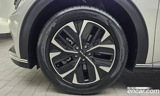 Kia EV6 2023 0.1 автомат (гидро), миниатюра 5 Kia EV6 2023 0.1 автомат (гидро), миниатюра 5