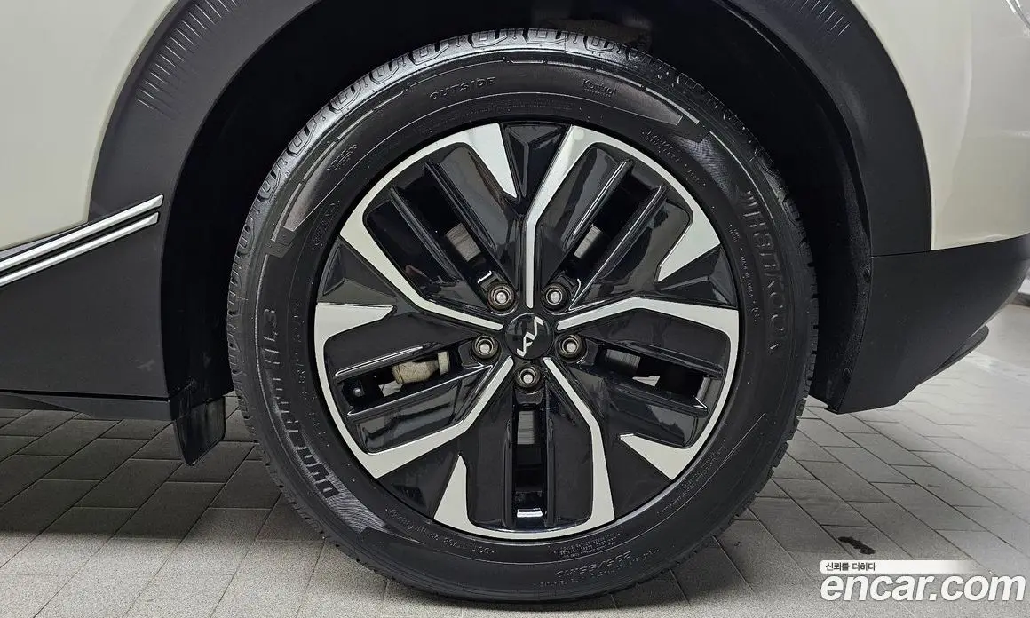 Kia EV6 2023 0.1 автомат (гидро), фото 7 Kia EV6 2023 0.1 автомат (гидро), фото 7