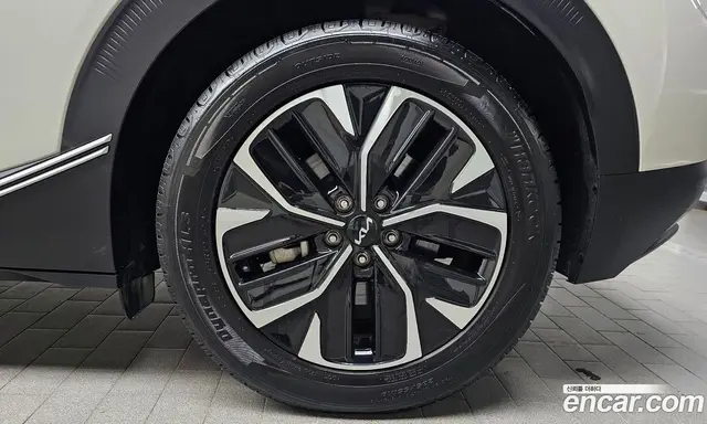 Kia EV6 2023 0.1 автомат (гидро), миниатюра 7 Kia EV6 2023 0.1 автомат (гидро), миниатюра 7
