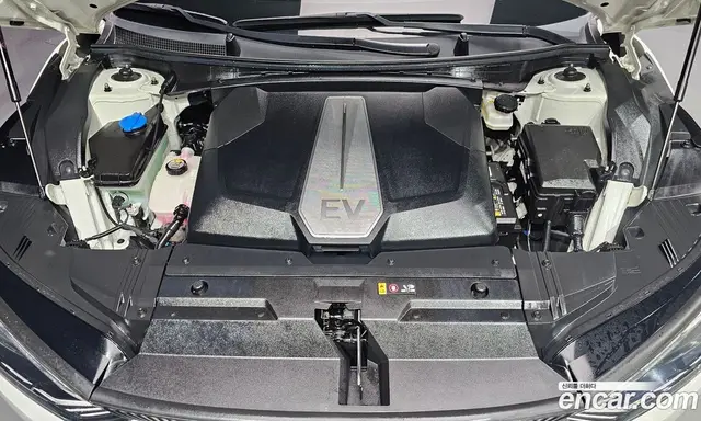 Kia EV6 2024 0.1 автомат (гидро), миниатюра 5