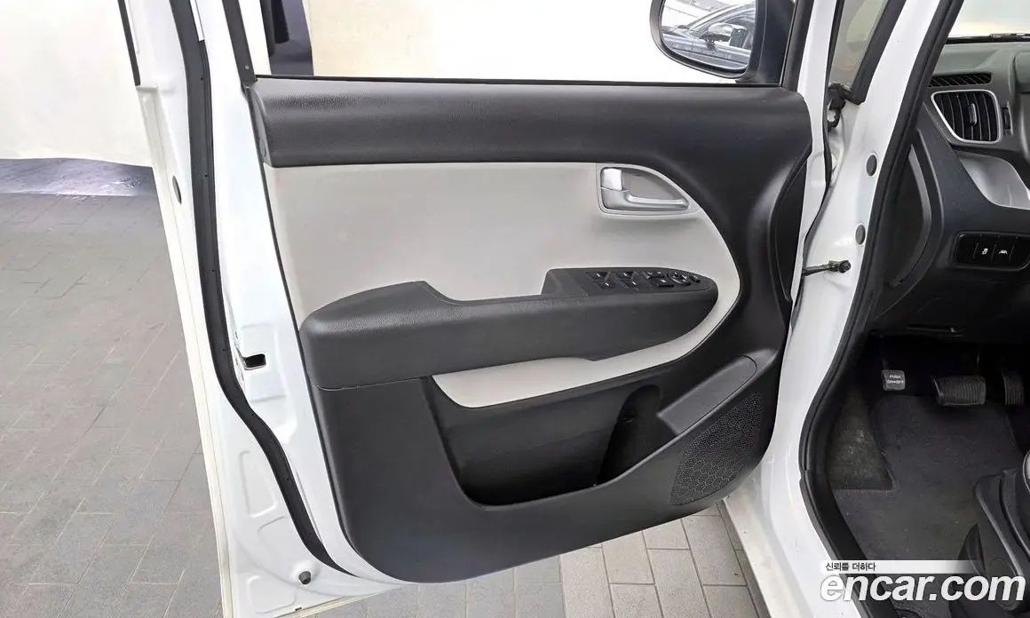 Kia Ray 2022 1.0 автомат (гидро), фото 14