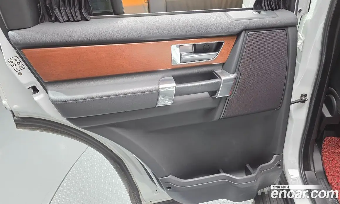 Land Rover Discovery 2015 3.0 автомат (гидро), фото 15