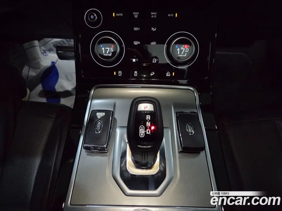 Land Rover Range Rover Evoque 2023 2.0 автомат (гидро), фото 13