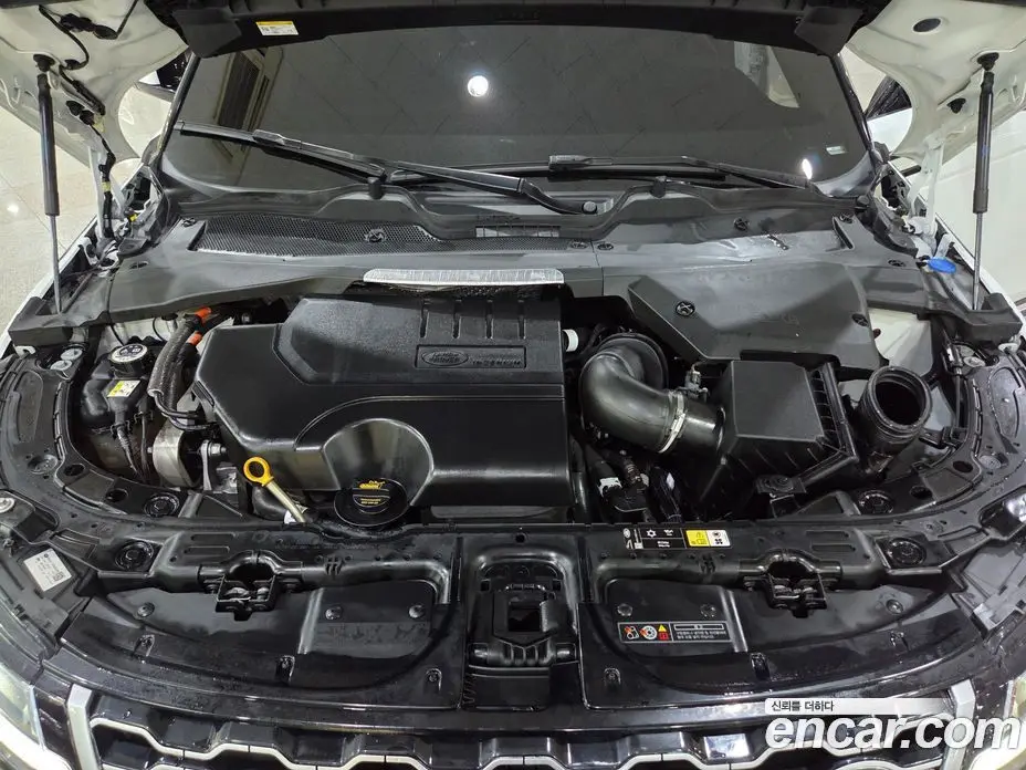 Land Rover Range Rover Evoque 2023 2.0 автомат (гидро), фото 18