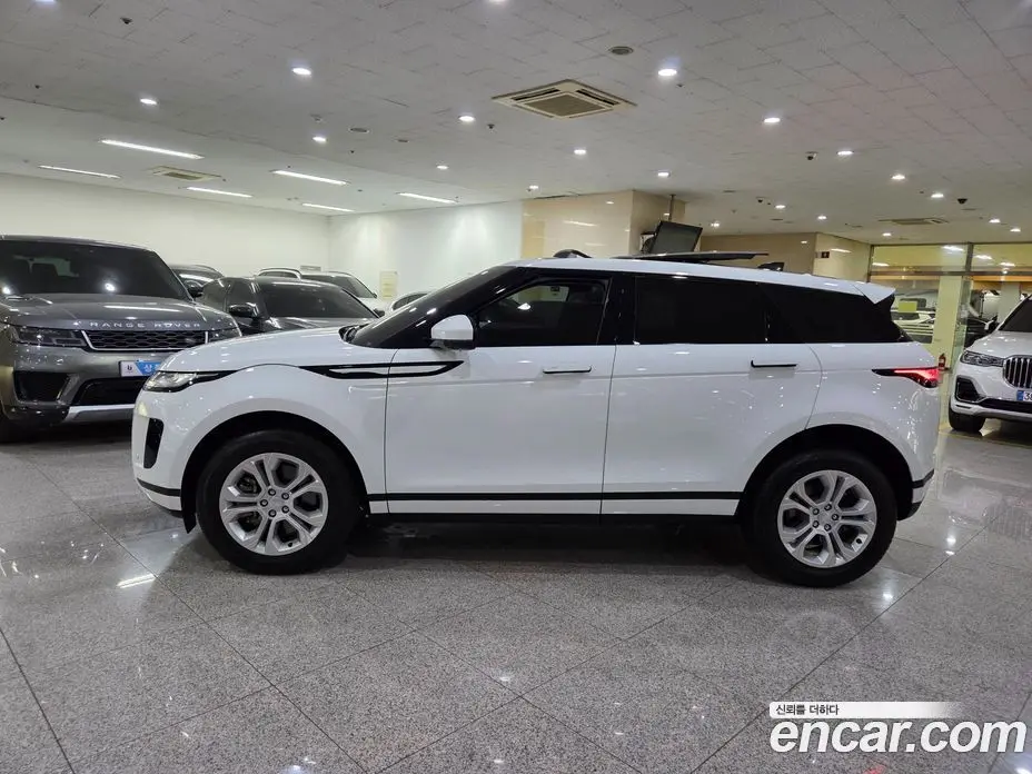 Land Rover Range Rover Evoque 2023 2.0 автомат (гидро), фото 3