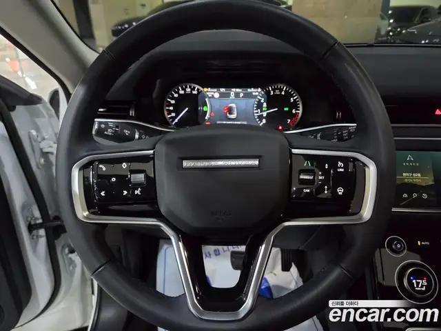 Land Rover Range Rover Evoque 2023 2.0 автомат (гидро), миниатюра 9