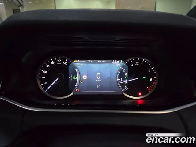 Land Rover Range Rover Evoque 2023 2.0 автомат (гидро), миниатюра 10