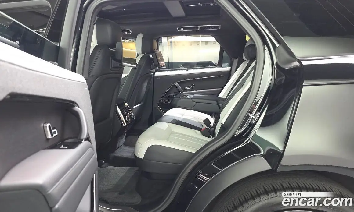 Land Rover Range Rover Sport 2023 3.0 автомат (гидро), фото 15